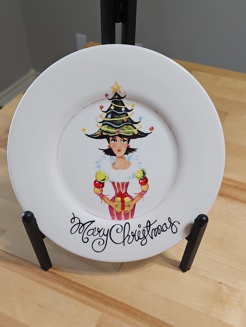 ​Neiman Marcus Holiday Shoppers Salad Dessert Plates Set 4